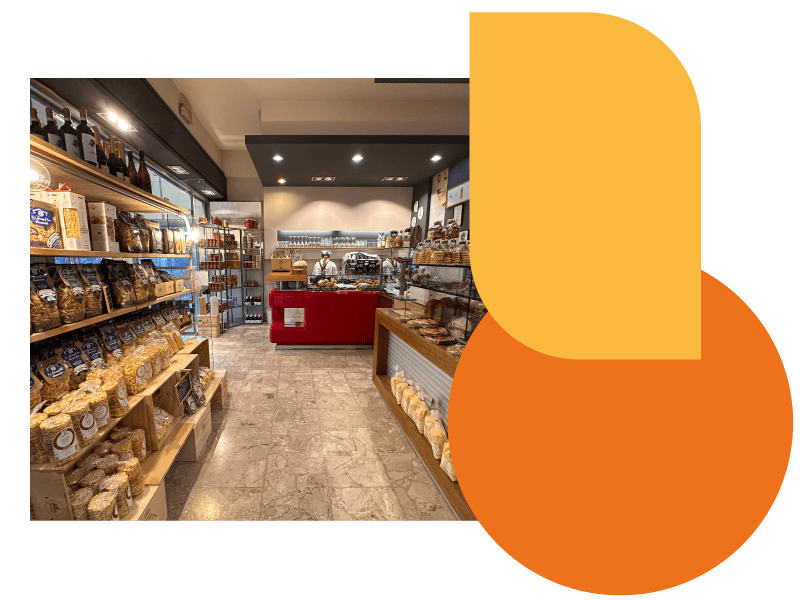 Èl Forner - bancone con prodotti freschi e caffetteria del negozio di Via Noce a Brescia